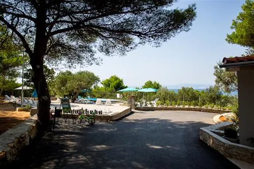 waterman-beach-village-supetar-9sjlw