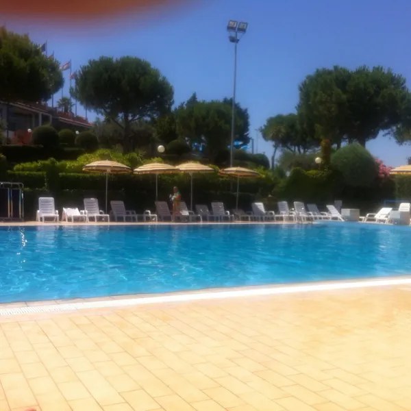 campeggio-europe-garden-silvi-7pfoq