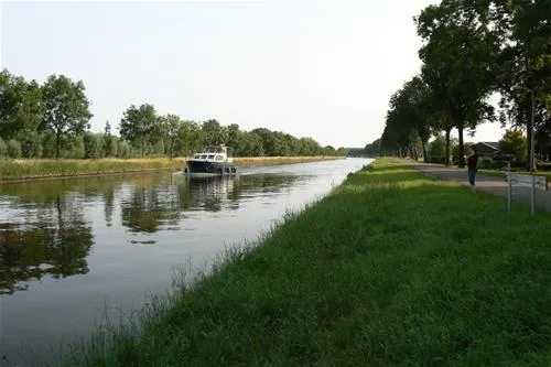 camping-hoeve-montigny-giethoorn-eyi92