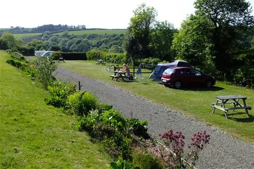 gwaun-vale-holiday-touring-p-fishguard-dwwlv