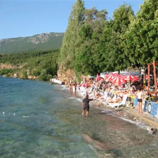 autokamp-gradishte-ohrid-vnf3v