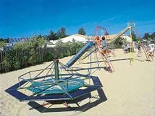 le-clarys-plage-saint-jean-de-monts-t0otv