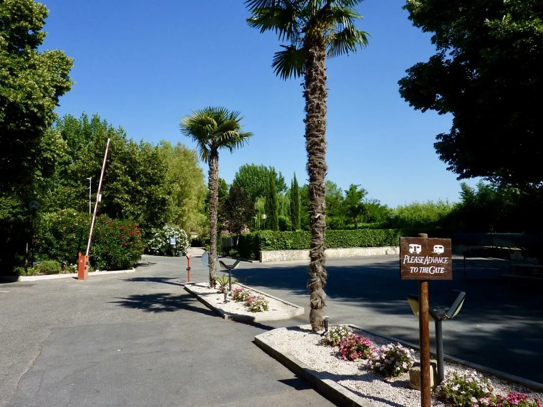 camping-village-tiber-roma-1py1v
