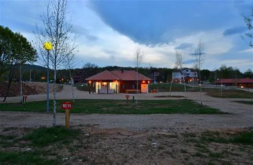 autocamp-korita-rakovica-8mlrq