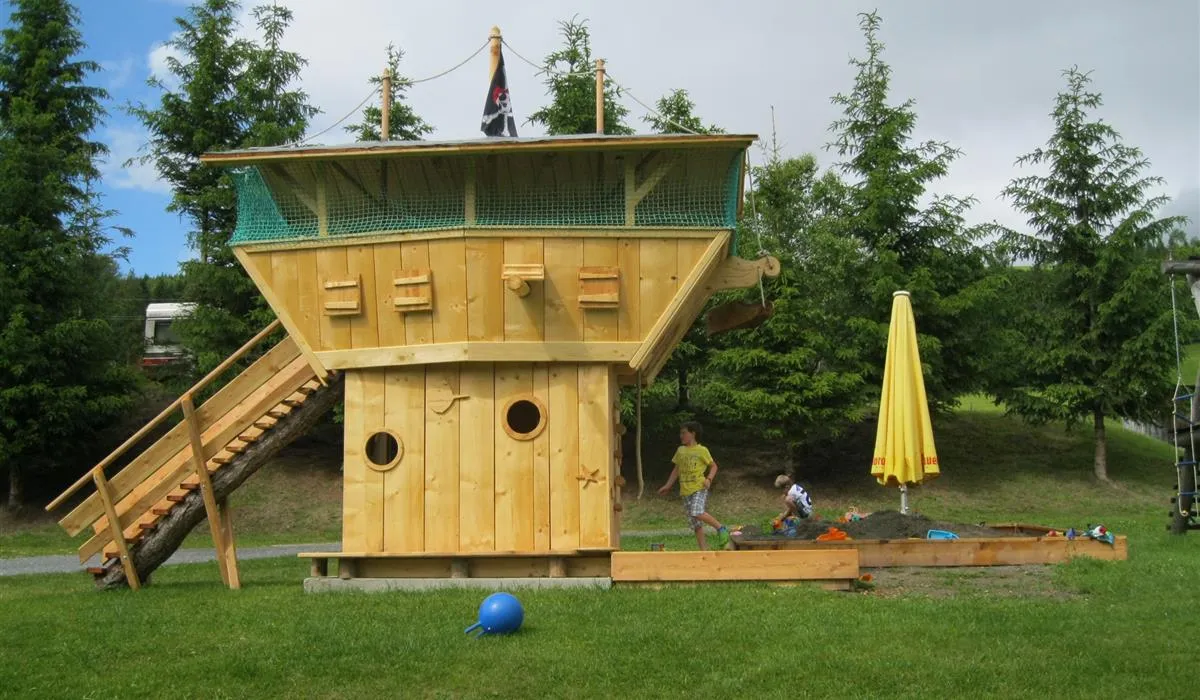 camping-am-badesee-mhlen-icylb
