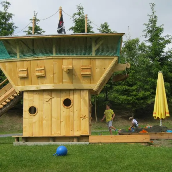 camping-am-badesee-mhlen-icylb