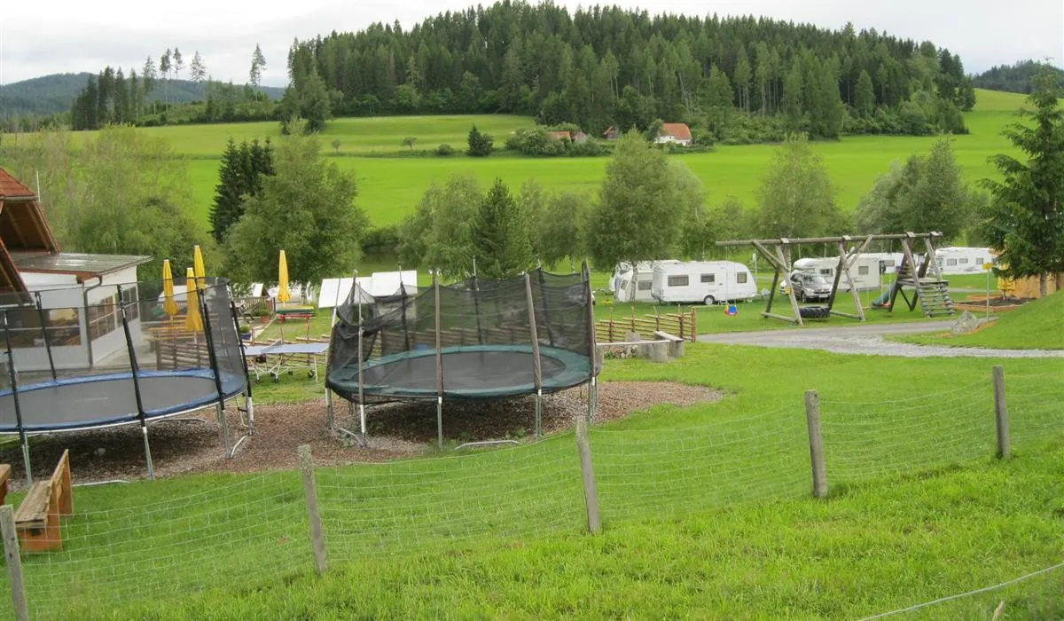 camping-am-badesee-mhlen-wvmzj
