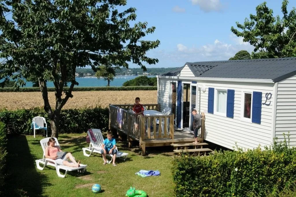 camping-franceloc-le-saint-laurent-la-fort-fouesnant-v6bfq