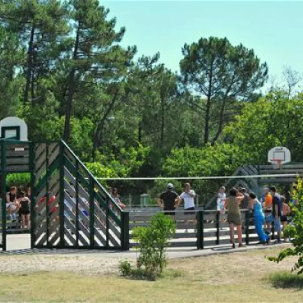 camping-les-lacs-soulac-sur-mer-wmrok