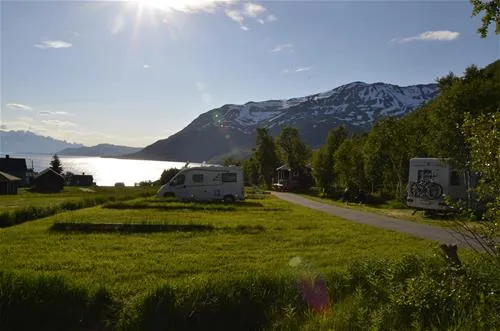 arctic-fjordcamp-troms-ecdtd