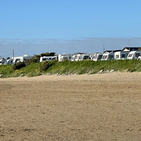 north-beach-caravan-camping-park-rush-rww8u