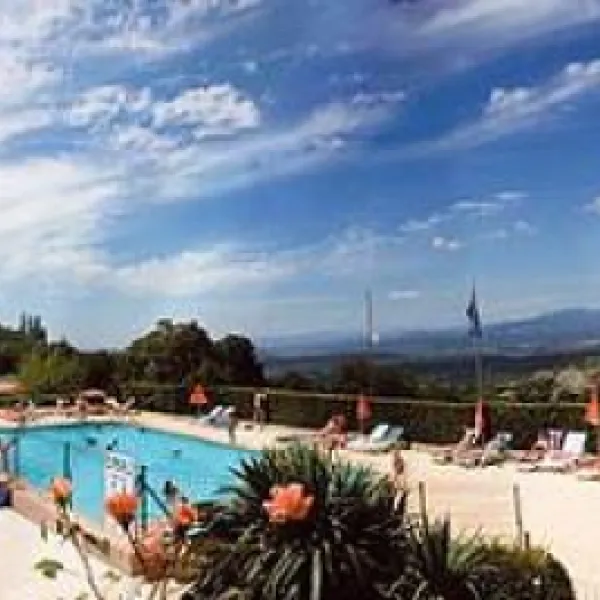 camping-les-charmilles-ardche-r2j4j
