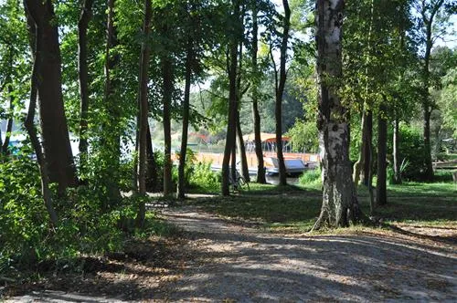 camping-und-wohnmobilpark-kamerun-heilbad-waren-mritz-rscoj