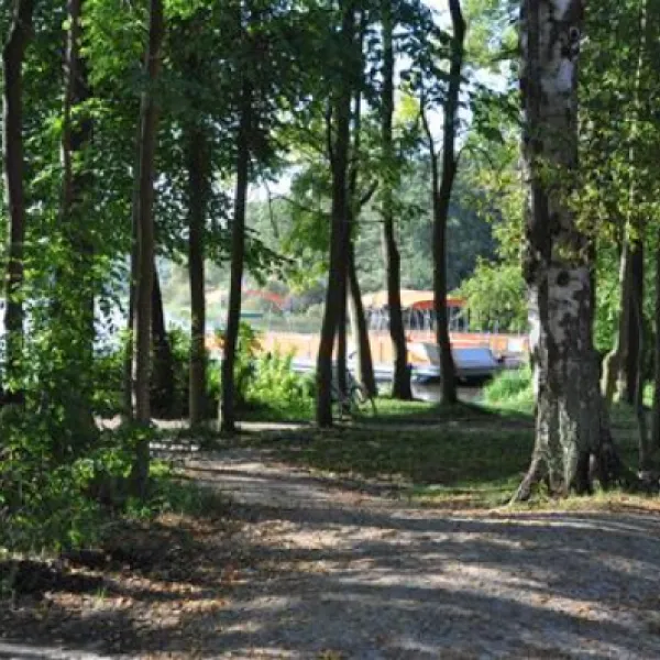 camping-und-wohnmobilpark-kamerun-heilbad-waren-mritz-rscoj