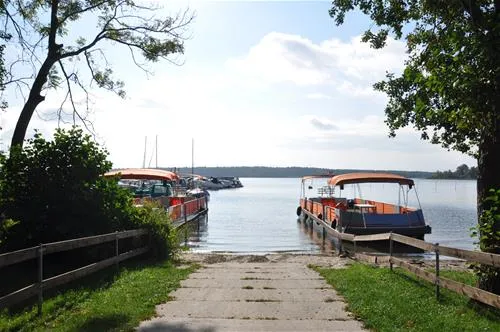 camping-und-wohnmobilpark-kamerun-heilbad-waren-mritz-y361n