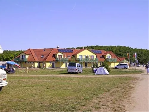 camping-und-wohnmobilpark-kamerun-heilbad-waren-mritz-zj2hr