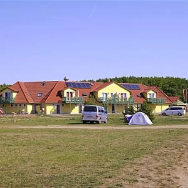 camping-und-wohnmobilpark-kamerun-heilbad-waren-mritz-zj2hr