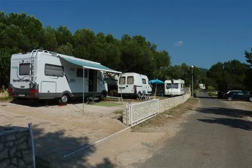 camp-lupis-loviste-mcjjh