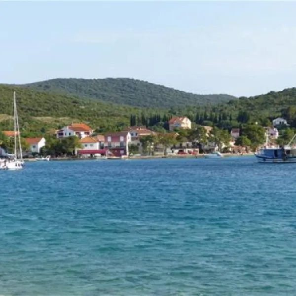 camp-lupis-loviste-nhllx