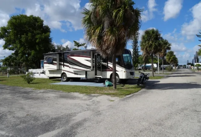 encore-breezy-hill-rv-resort-pompano-beach-fgs1b