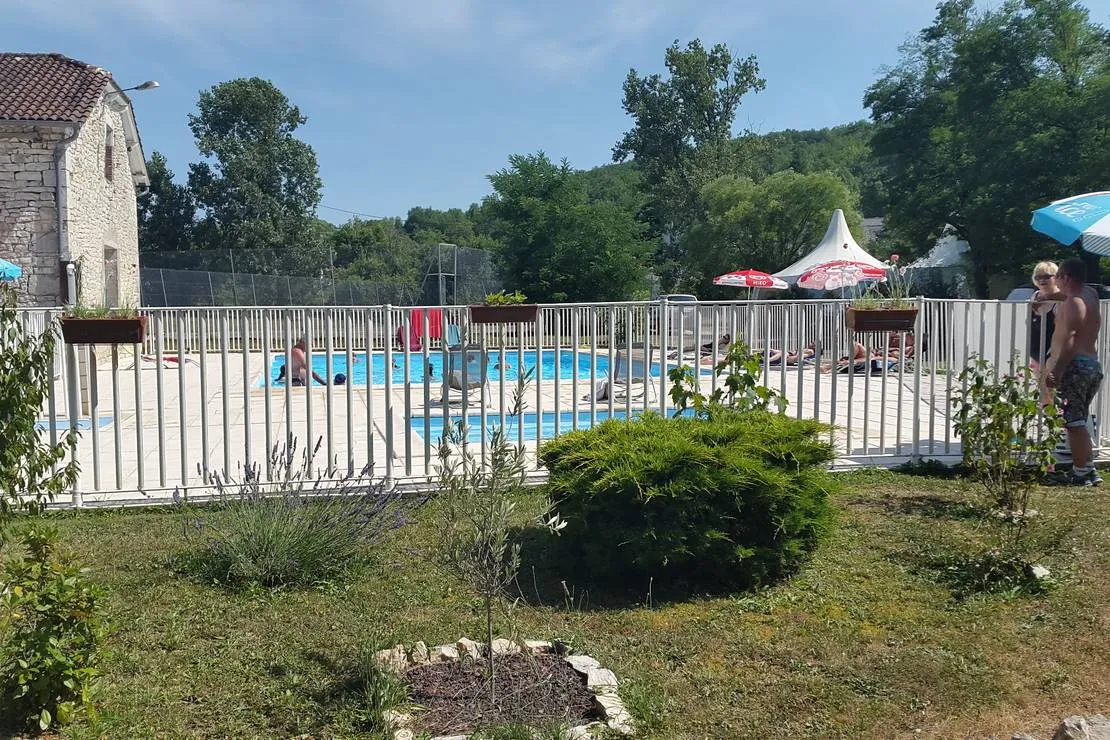 camping-les-rives-du-ceou-saint-chamarand-egzqj