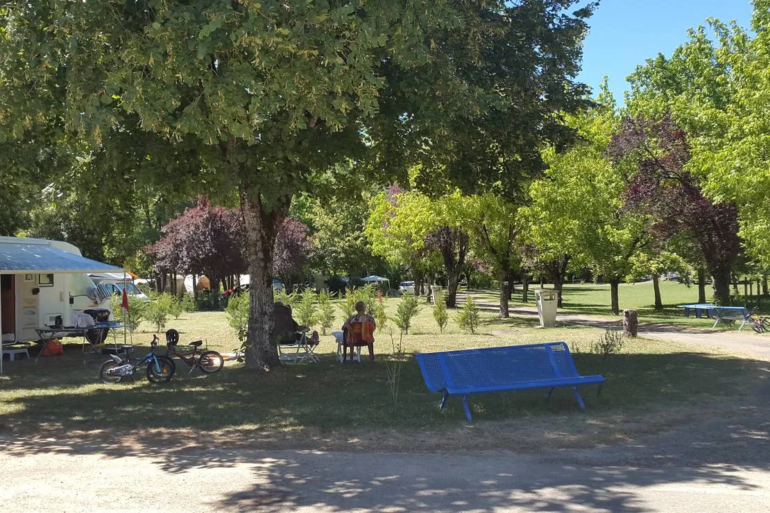 camping-les-rives-du-ceou-saint-chamarand-loqhm