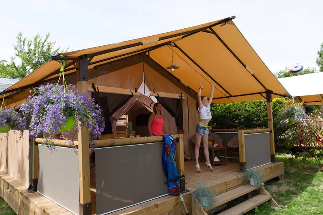 camping-les-rives-du-ceou-saint-chamarand-ri85h