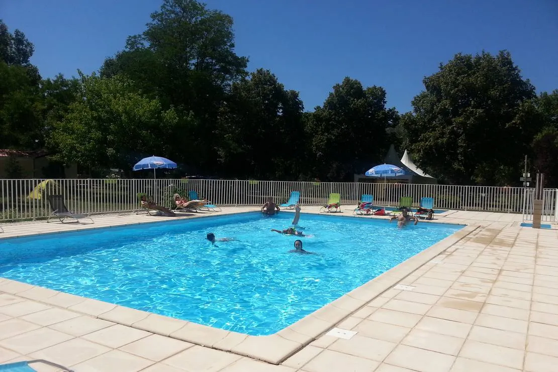 camping-les-rives-du-ceou-saint-chamarand-ynimw