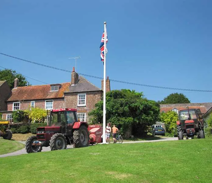 totteridge-farm-camping-pods-pewsey-wipyx