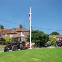 totteridge-farm-camping-pods-pewsey-wipyx