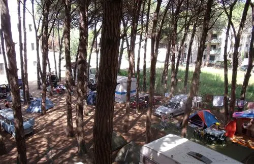 camping-mali-i-robit-durres-pxxy4