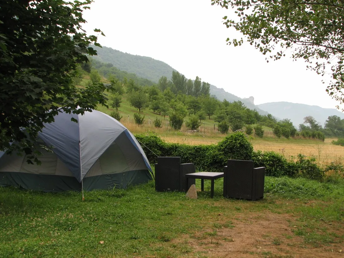 camping-le-roc-qui-parle-nant-gn8ek