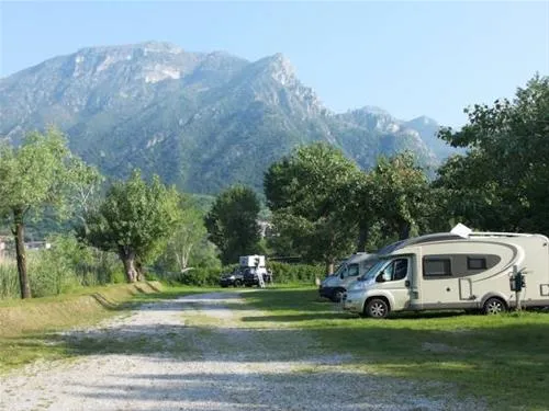 campeggio-due-laghi-isella-di-civate-pjif7