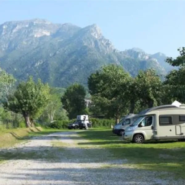 campeggio-due-laghi-isella-di-civate-pjif7