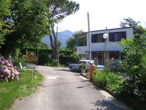 campeggio-due-laghi-isella-di-civate-qphcx