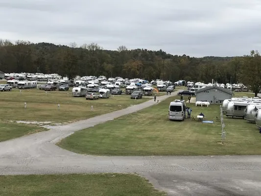 tom-johnson-camping-center-marion-un4lp
