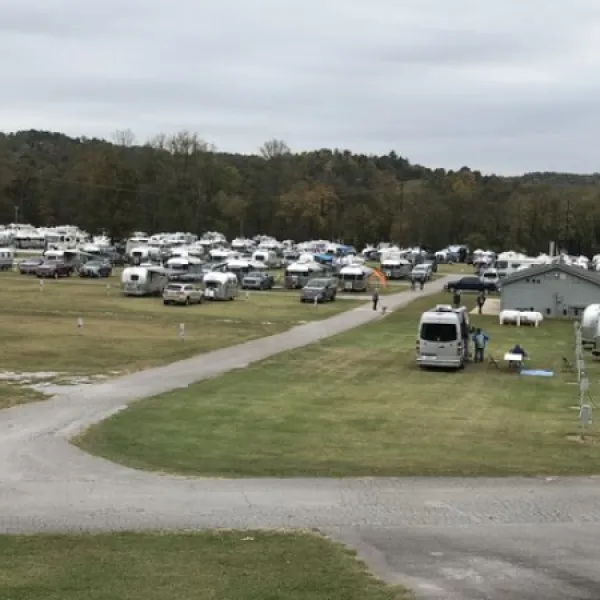tom-johnson-camping-center-marion-un4lp