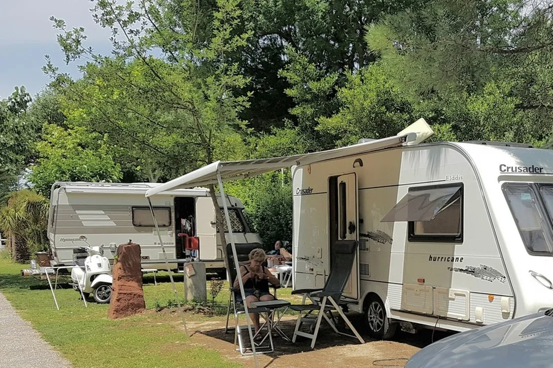 camping-le-paradis-serignan-yuvge