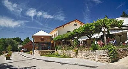 camping-la-pergola-jura-sebbn