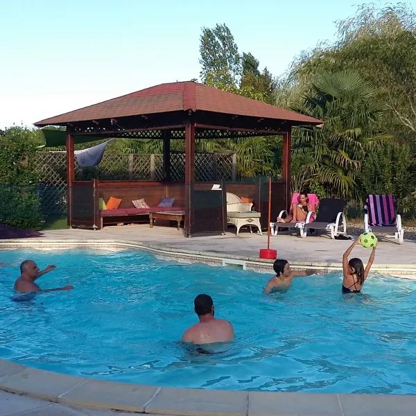 les-chalets-de-fiolles-brens-aoeh6
