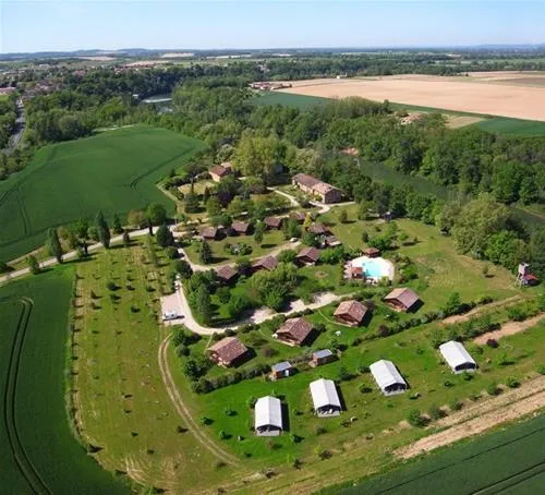 les-chalets-de-fiolles-brens-v0tng