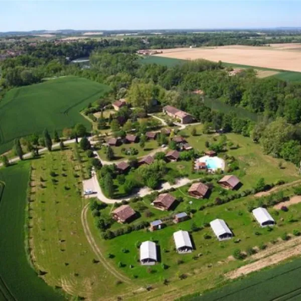 les-chalets-de-fiolles-brens-v0tng
