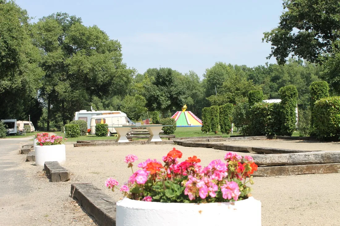 camping-les-acacias-la-ville-aux-dames-tigta