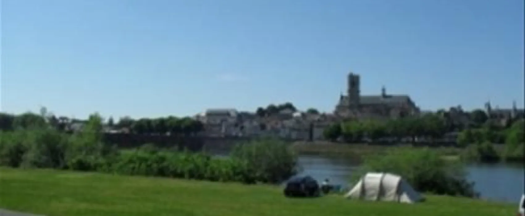 Camping De Nevers  