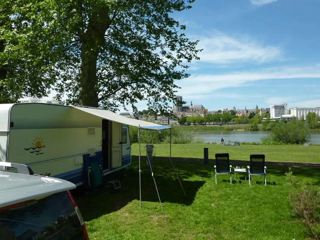 camping-de-nevers-nevers-nmnjb