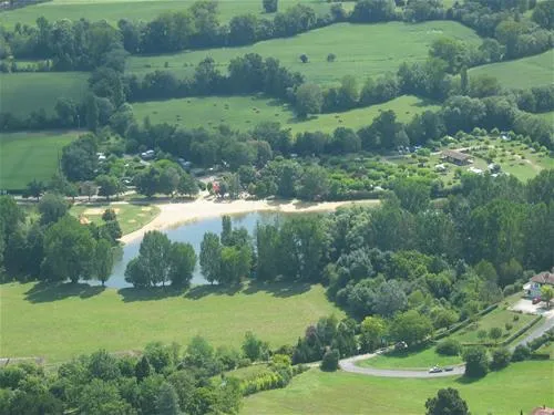 camping-municipal-aubeterre-sur-dronne-ncsmz