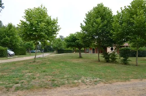 camping-municipal-aubeterre-sur-dronne-tvy2w