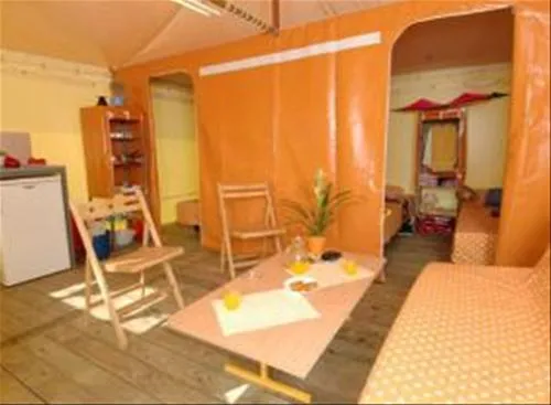 flower-camping-les-vertes-feuilles-quendplagelespins-fzee3