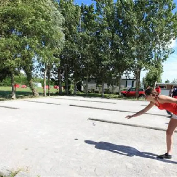 flower-camping-les-vertes-feuilles-quendplagelespins-taqtf