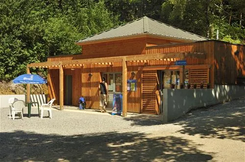 flower-camping-la-plage-treignacsurvzre-unuyb